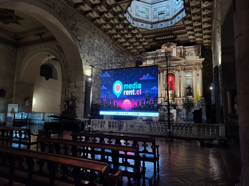 Wall led de 4x3 metros en iglesia San Francisco